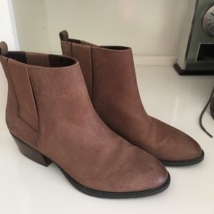 Kenneth Cole Reaction boots